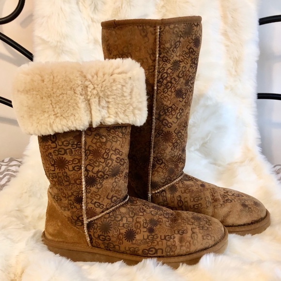 UGG Shoes - UGG Classic Tall boot